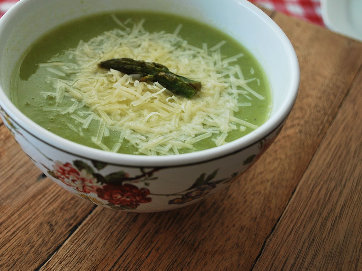 Sopa de talo de aspargo