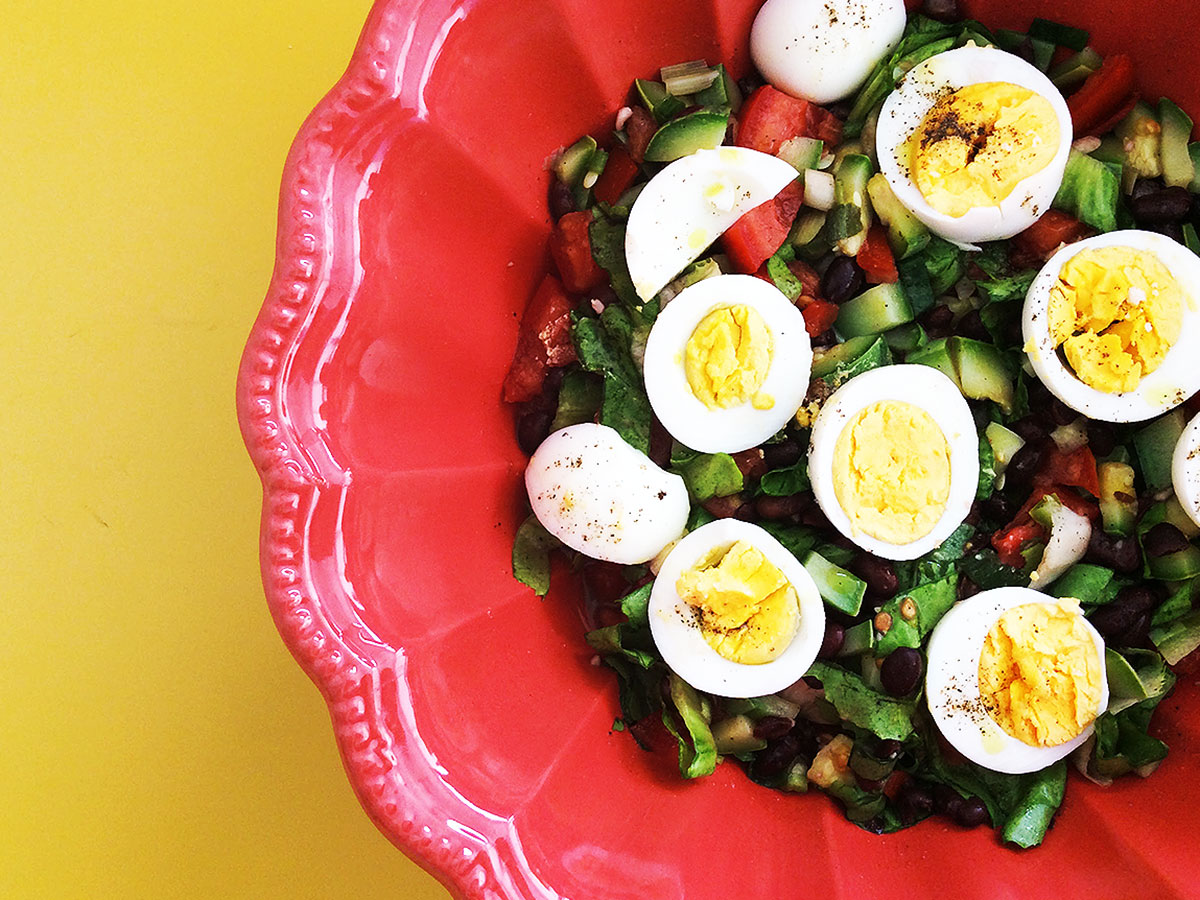 Salada de feijão preto com escarola